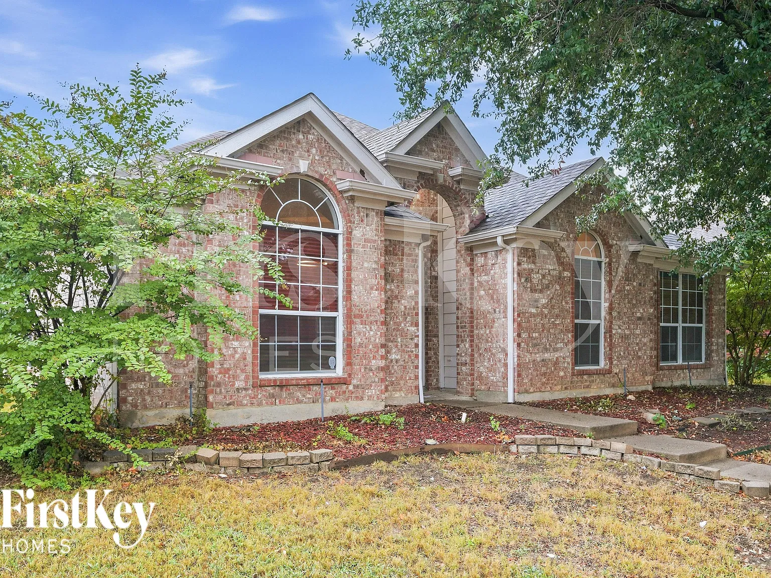 4 bed, 2.0 bath, 2069 sqft, $2,740 — Photo 1
