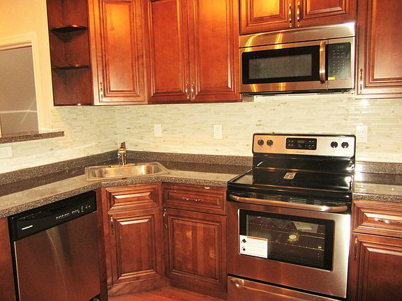 5th image of 426 N Wiota St