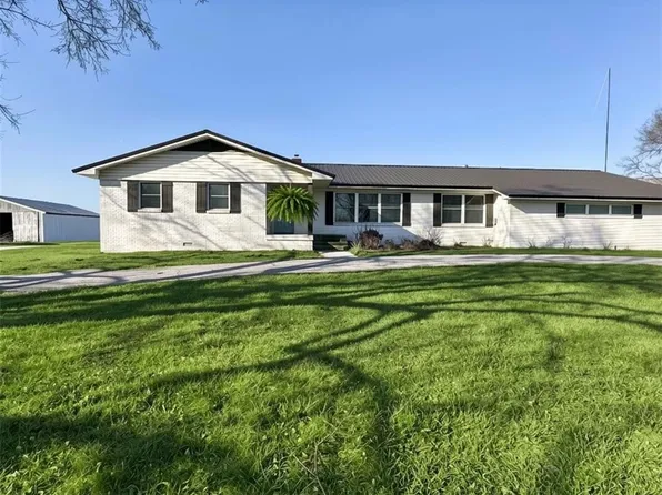 5120 SW 10th St, Columbus, KS 66725