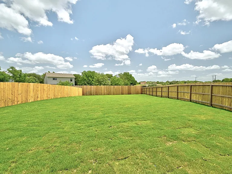 106 N Richland Dr — Photo 18