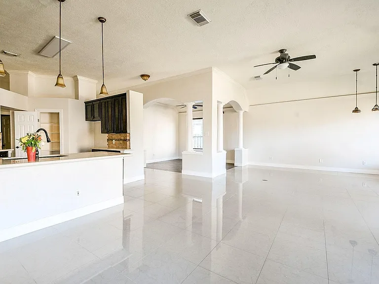 4111 Clubhollow — Photo 12
