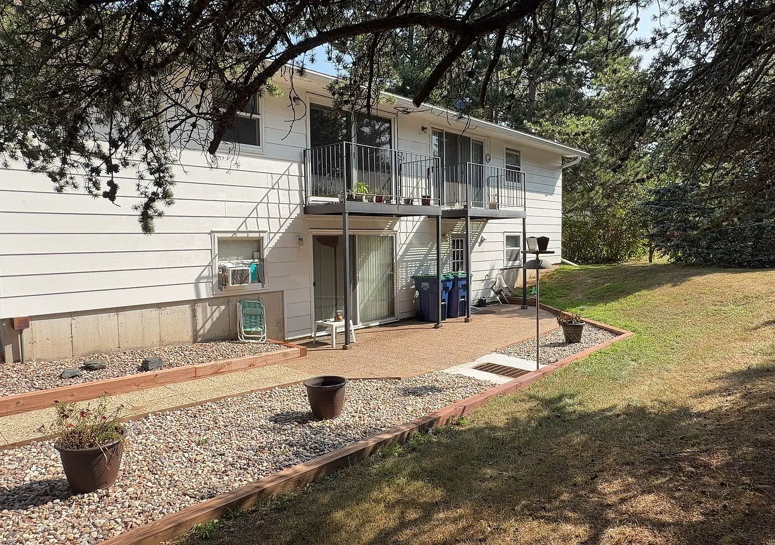 3605 Ross Avenue — Photo 2