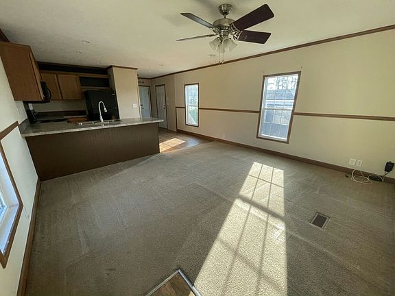 4th image of 35576 Eleven Sussex Ln #B