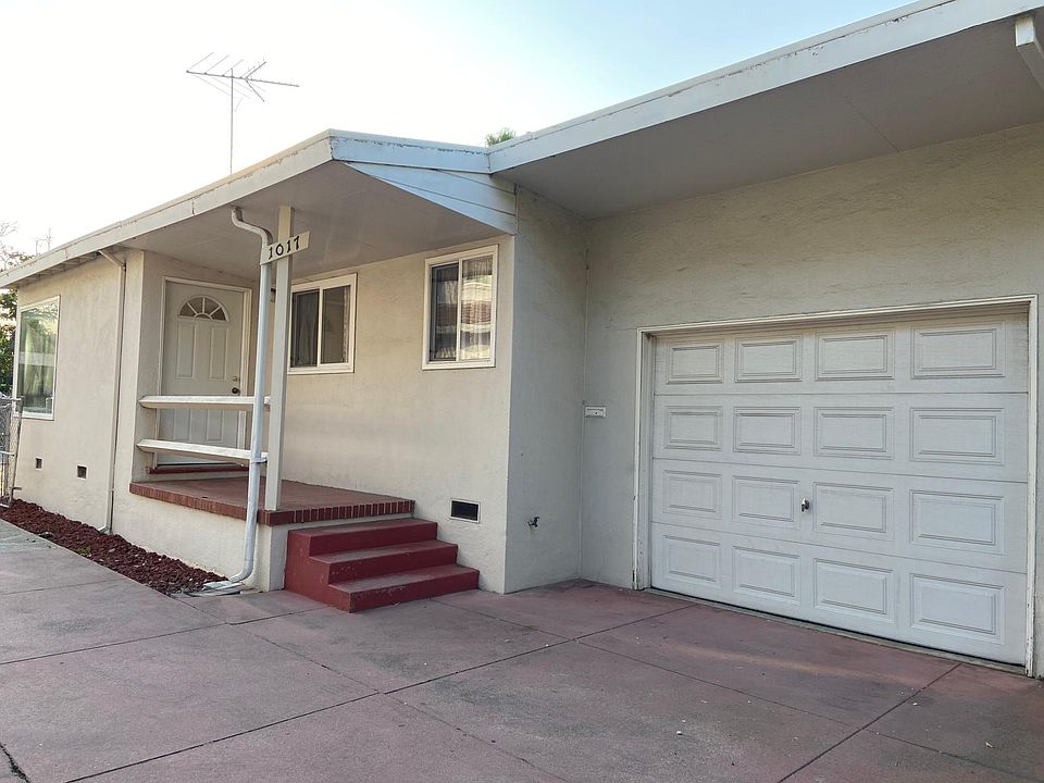 1st image of 1017 N Idaho St