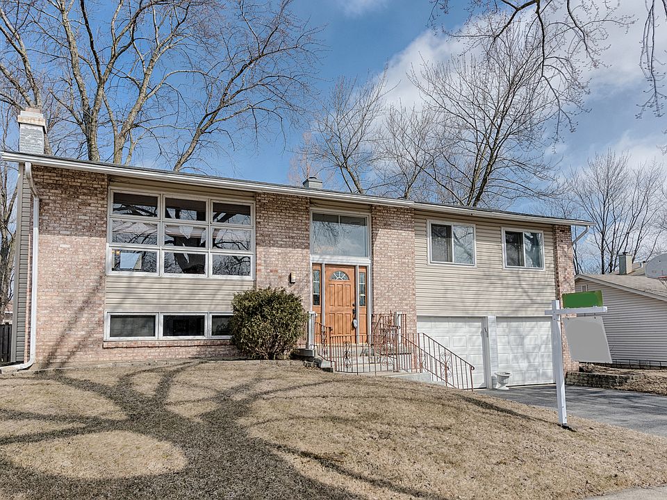 1st image of 426 Charlestown Dr