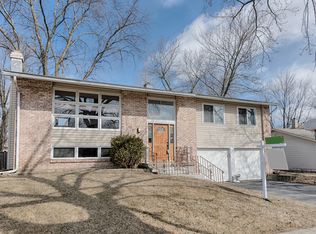 426 Charlestown Dr, Bolingbrook, IL 60440