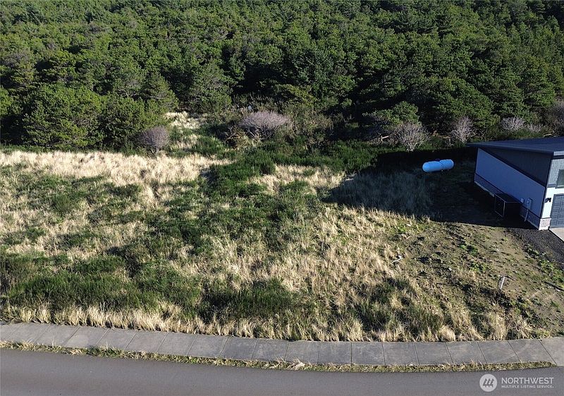 2nd image of 1332 Cohasset Crest N