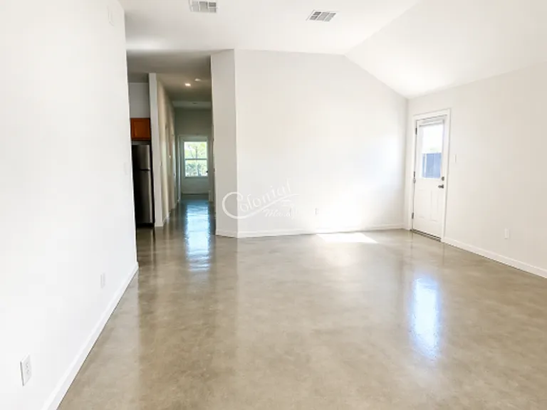 3110 Stonewall Dr #B — Photo 4