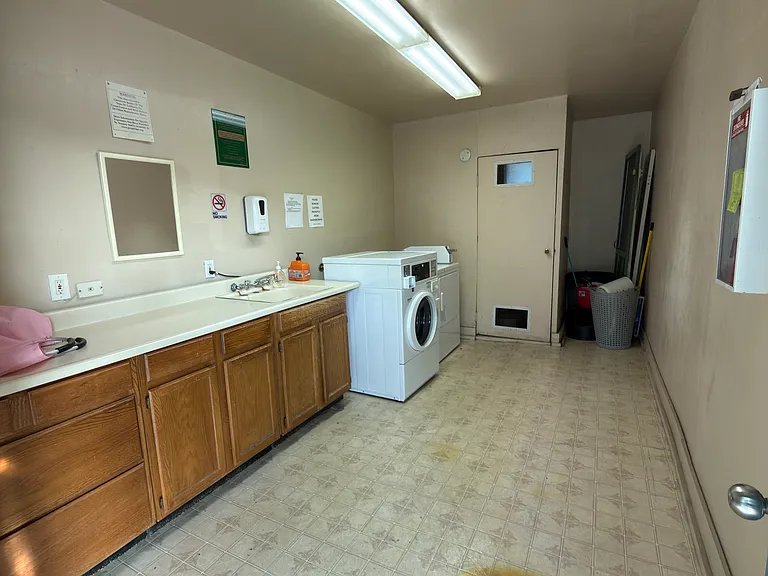 675 Johanna Ave #3 — Photo 16