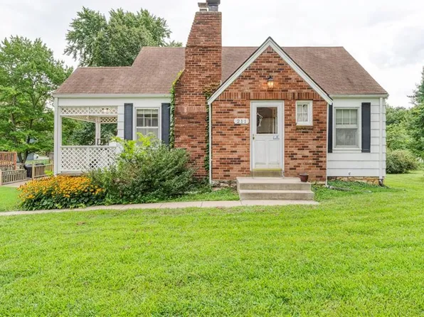 211 NE 82nd Ter, Kansas City, MO 64118
