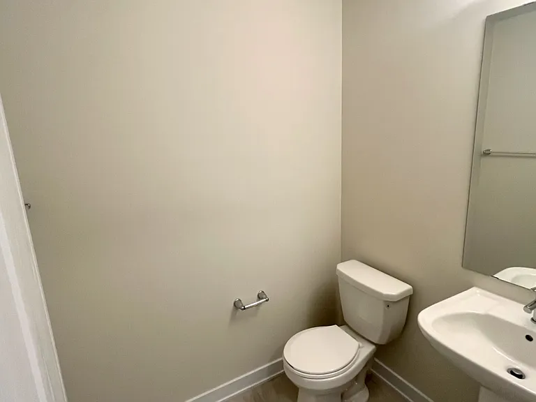 66 Aviron Cres — Photo 7