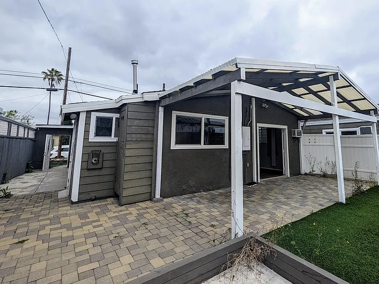 4631 Conrad Ave — Photo 3