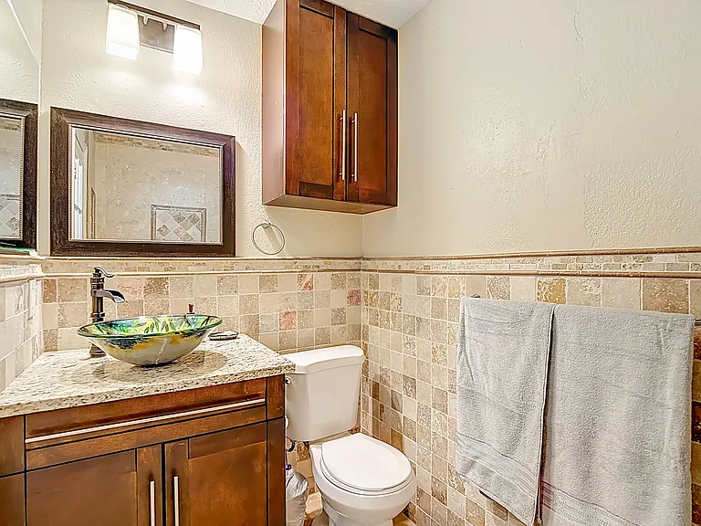 17208 Orangewood Dr — Photo 40