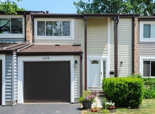 655 Lakeside Circle Dr, Wheeling, IL