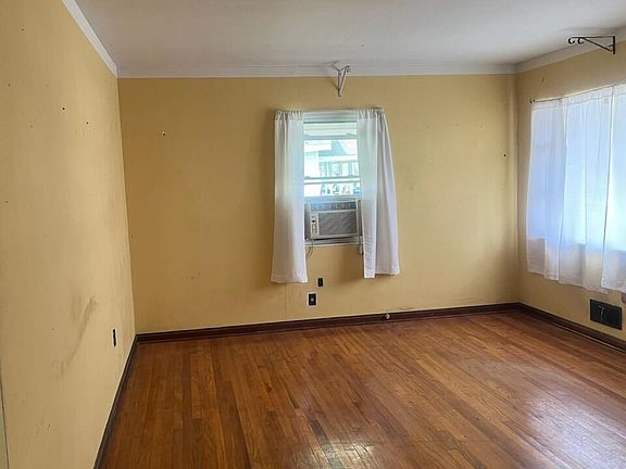 3rd image of 2025 Olive Road