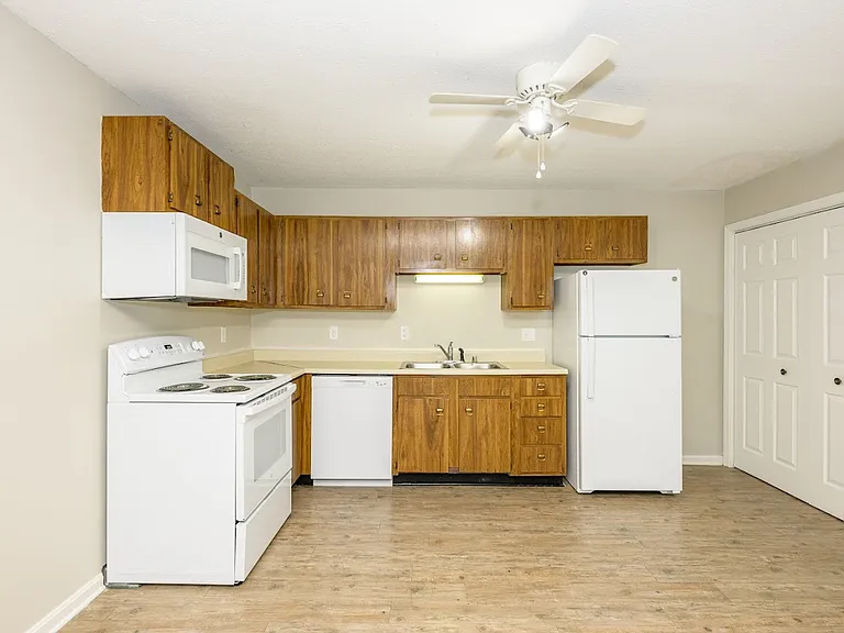 173 Creekvale Dr #13 — Photo 5
