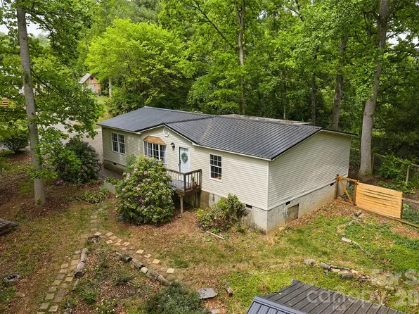 611 Turkey Creek Ter, Leicester, NC 28748