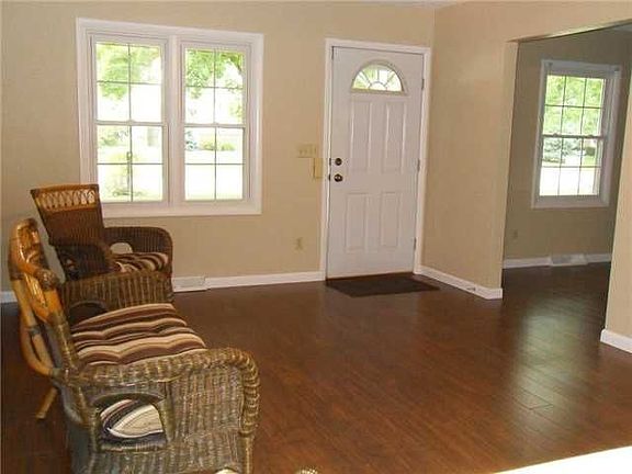 2nd image of 12 Dogwood Ct