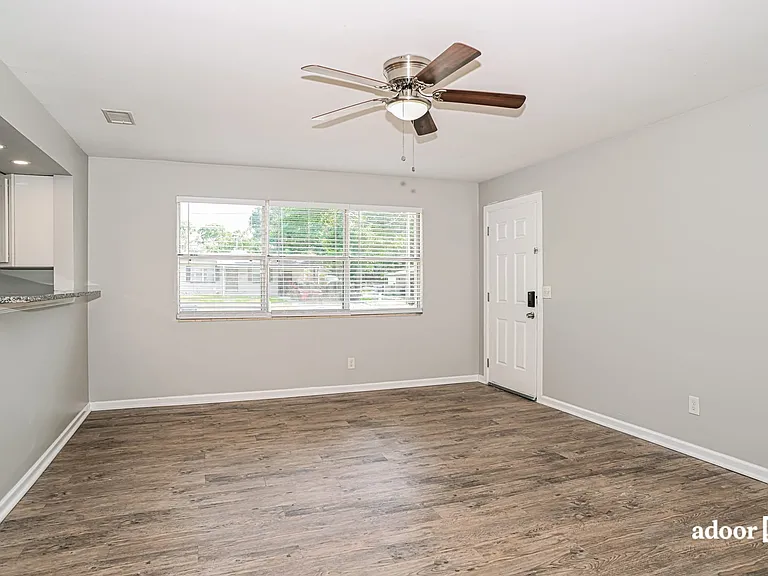 7720 Lazeau Dr — Photo 5