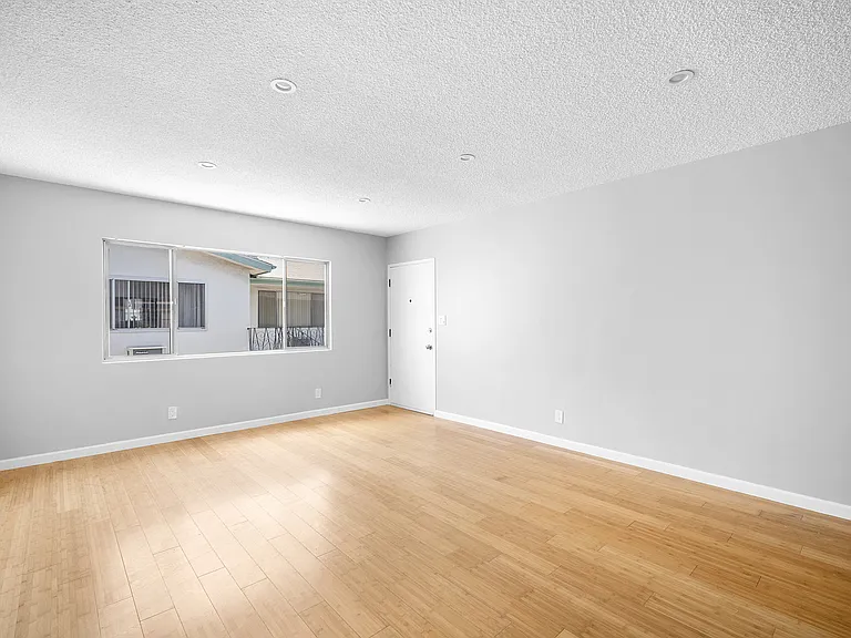 351 Salem St #7 — Photo 5