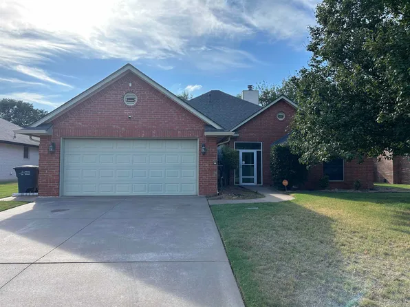 1112 Briar Ridge Rd, Enid, OK 73703