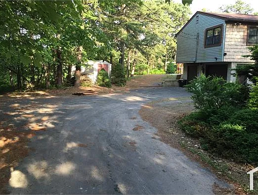 2218 Mohegan Ct — Photo 9