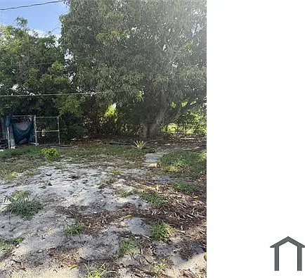 917 W 7th St — Photo 11