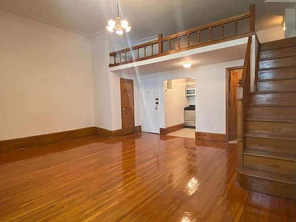 2nd image of 119 W 75th St APT 2R
