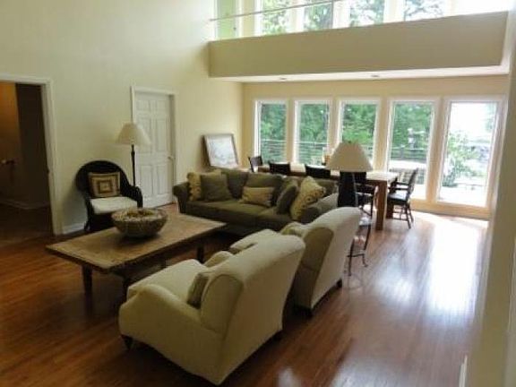 3rd image of 245 Hollow Ln