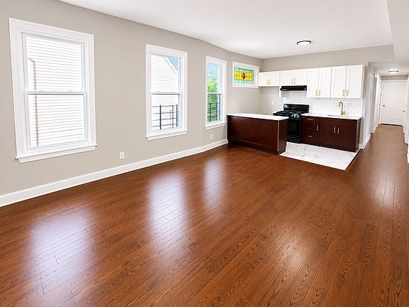 2nd image of 163-165 Lehigh Ave #2