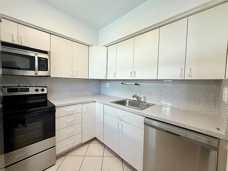 10178 Collins Ave #107 — Photo 8