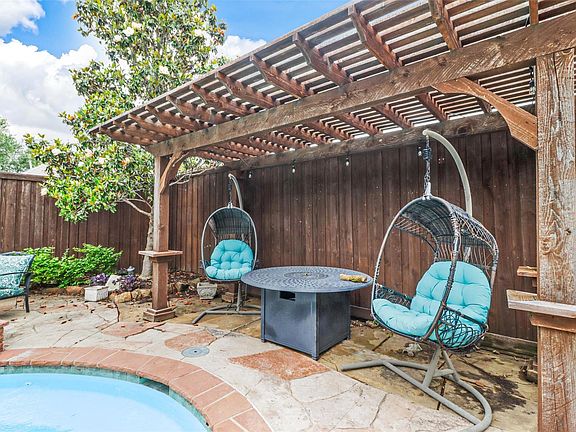 3rd image of 4313 Oak Knoll Dr