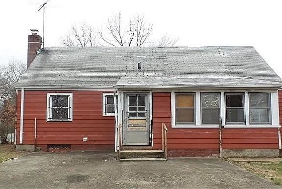 4th image of 663 Winthrop Dr