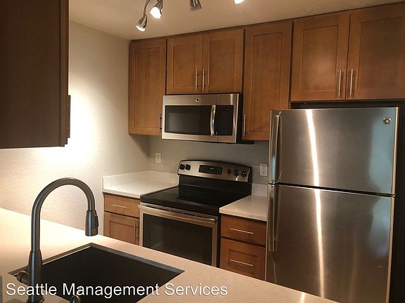 2nd image of 12527 Roosevelt Way NE APT 201