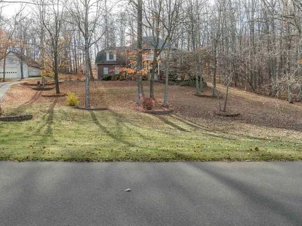 131 The Woods, Bedford, IN 47421