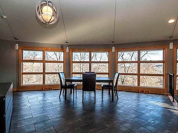 3rd image of 237 Cherry Valley Rd