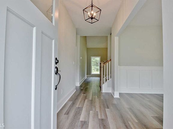 2nd image of 85 Greyfairs Ave #107