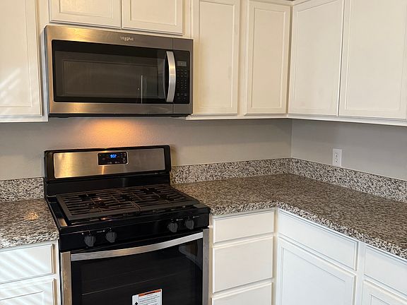 3rd image of 1601 Cordoba Ln APT A