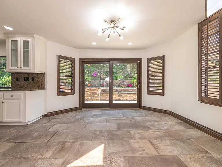 24692 Kings Rd — Photo 40