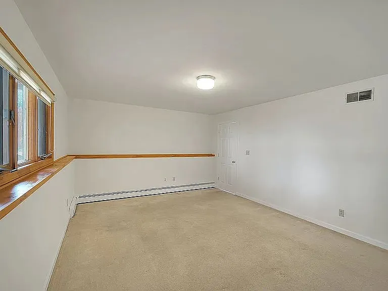5 Roosevelt Ave #B — Photo 22