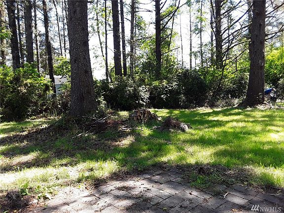4th image of 612 Willapa Ct SE