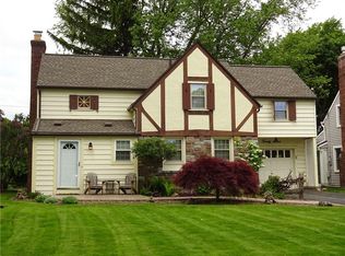 27 Hollymount Rd, Rochester, NY 14617