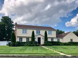 16 Bridle Dr, West Long Branch, NJ 07764