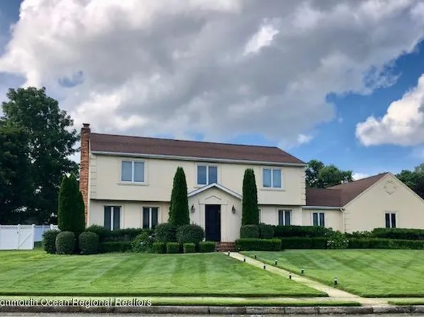 16 Bridle Dr, West Long Branch, NJ 07764