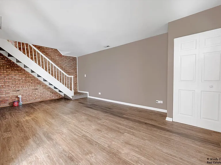 142 Ann Ct #B — Photo 3