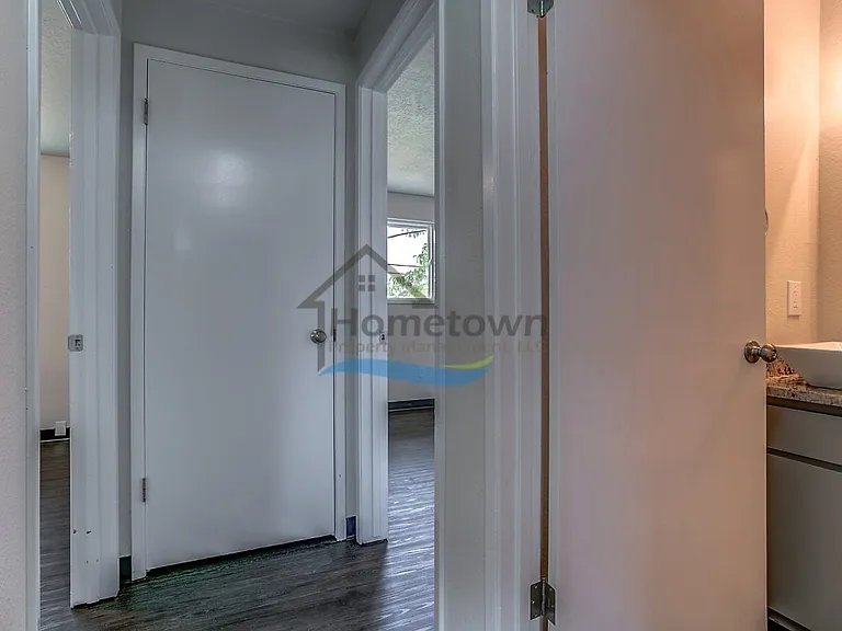 110-3 E Borah Ave — Photo 10