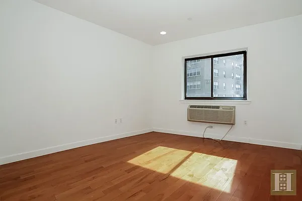 Rented by Halstead Real Estate | media 16