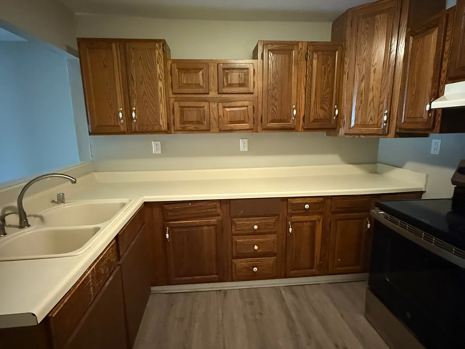 4 bed, 1036 sqft, $1,100 — Photo 2