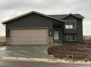 3979 Orchardview Ln NW, Rochester, MN 55901