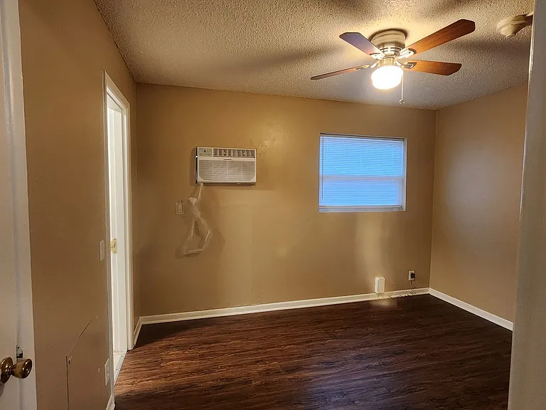 Patriot Apartments — Photo 12